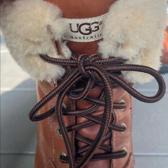UGG Brown Boots with Cream Shearling - Picture 3 of 6